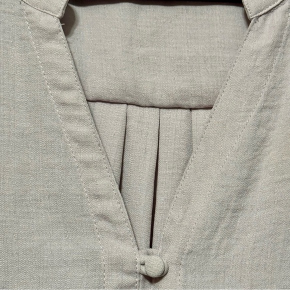 Torrid Harper Gauze Button Down Front Lightweight Sleeveless Back Pleat Blouse - Picture 6 of 13